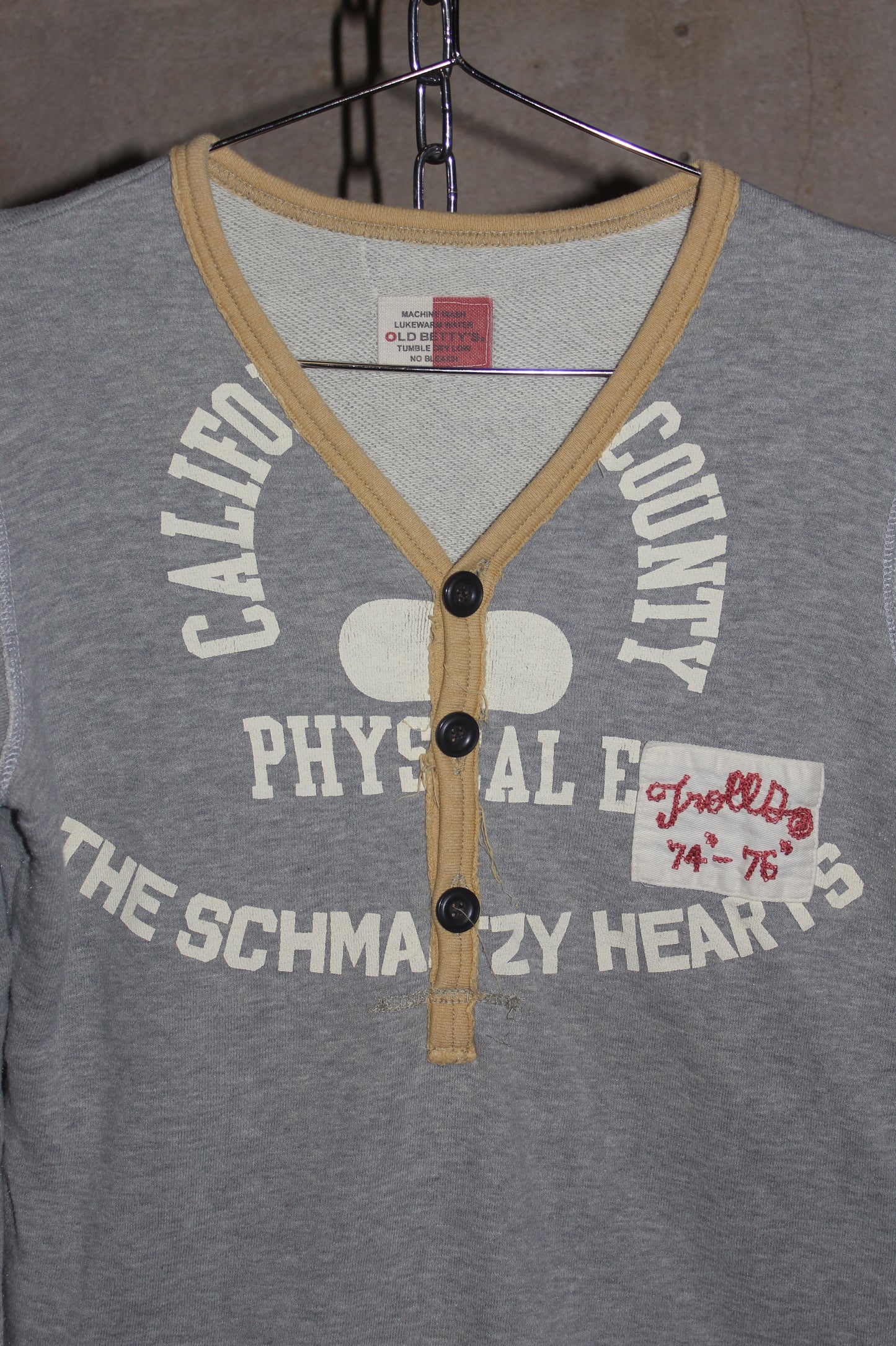 OLD BETTY'S EMBROIDERED SWEATSHIRT