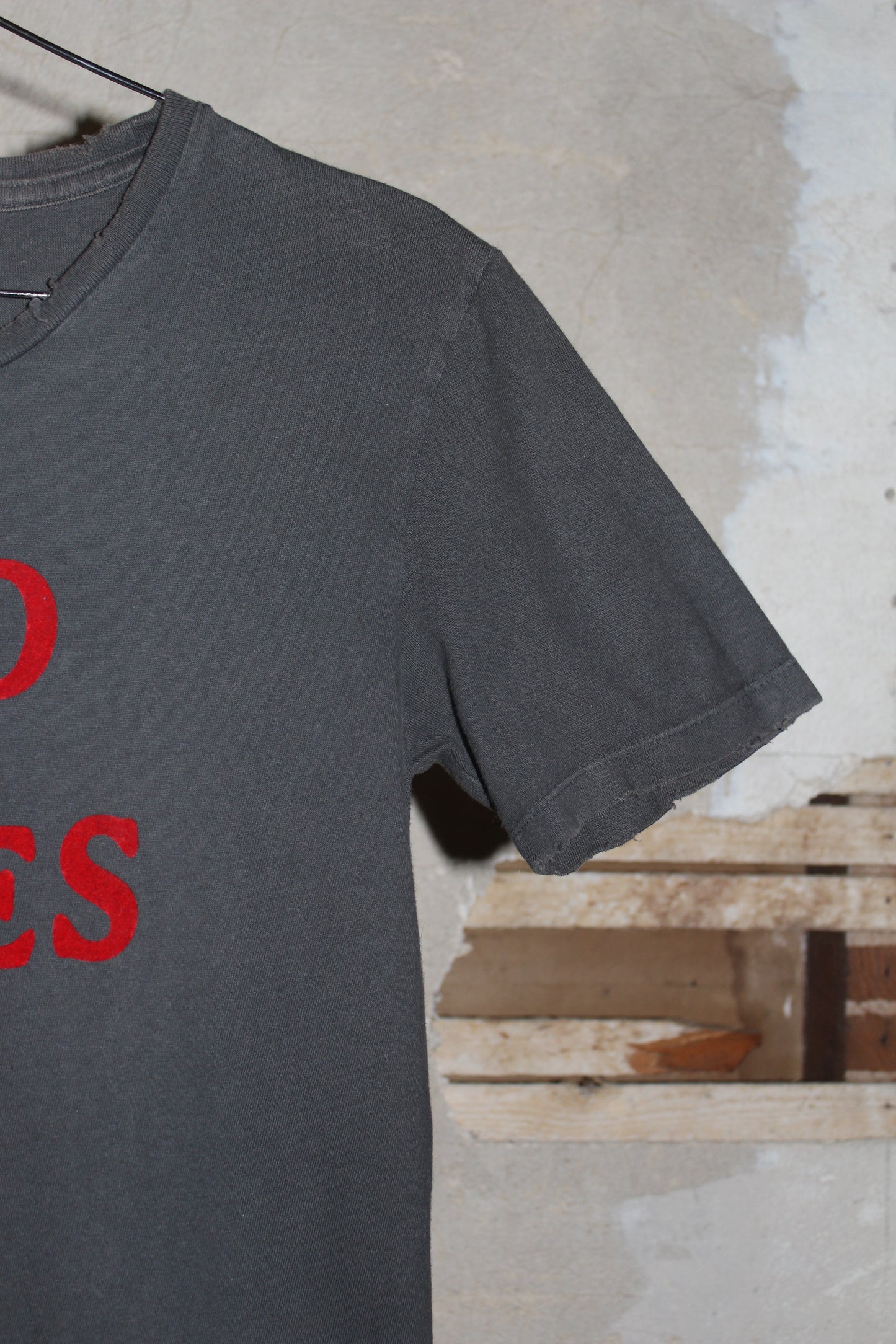 JAPANESE LABEL GRAPHIC TEE