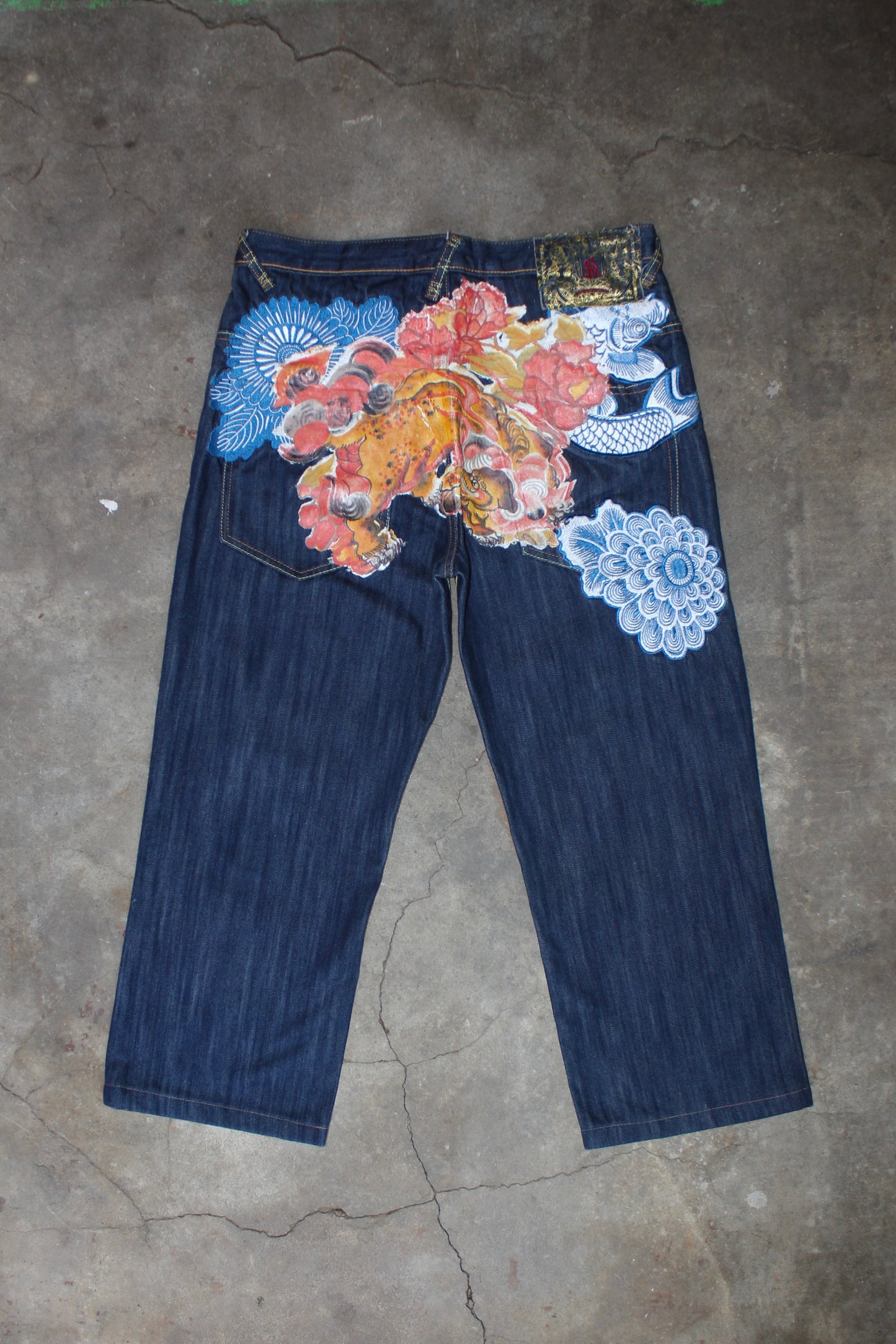 JAPANESE LABEL EMBROIDERED JEANS