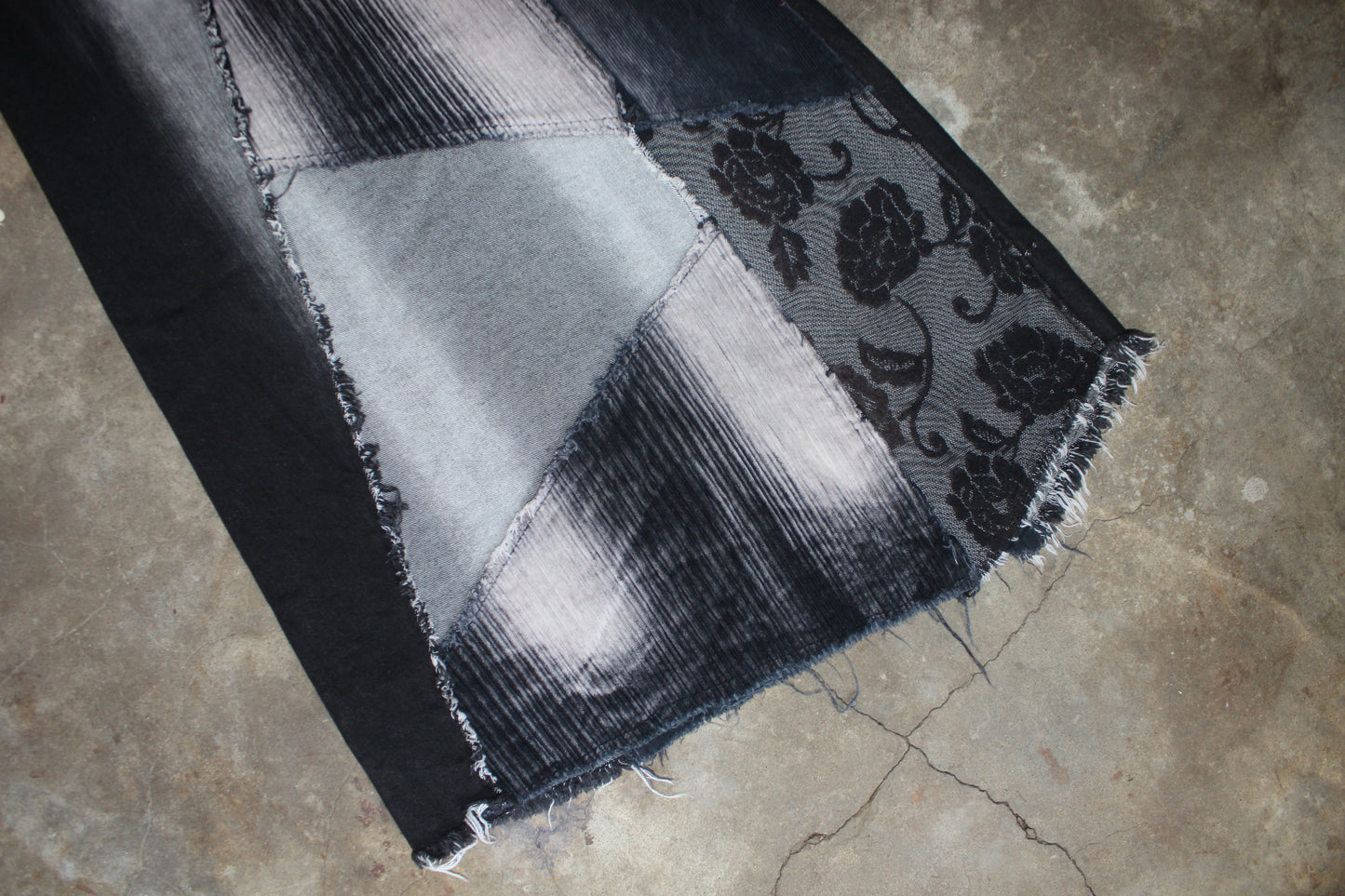 EUROPEAN LABEL PATCHWORK MAXI SKIRT