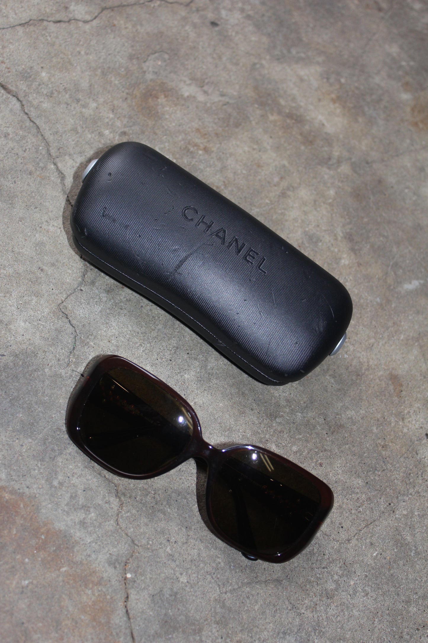 CHANEL OVERSIZED ACETATE SUNGLASSES