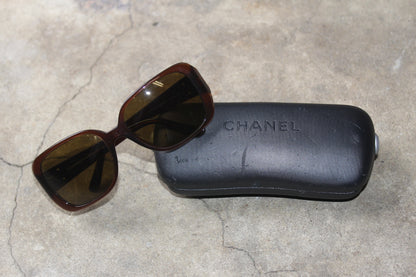CHANEL OVERSIZED ACETATE SUNGLASSES